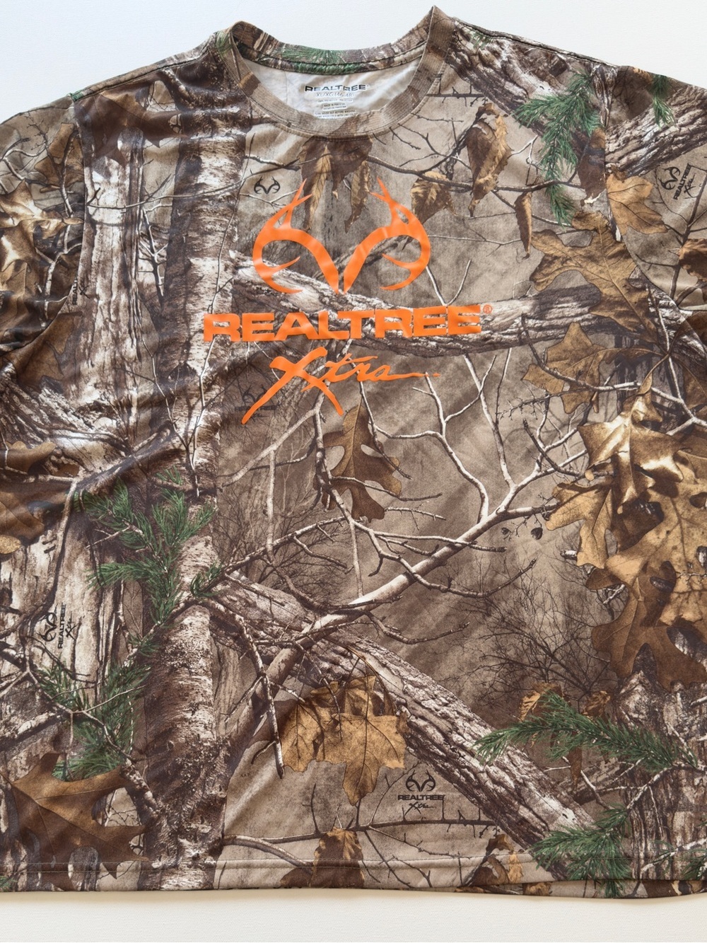 EUC Men's RealTree Xtra Camo Polyester Tee with Orange Logo Size XL (KB10)